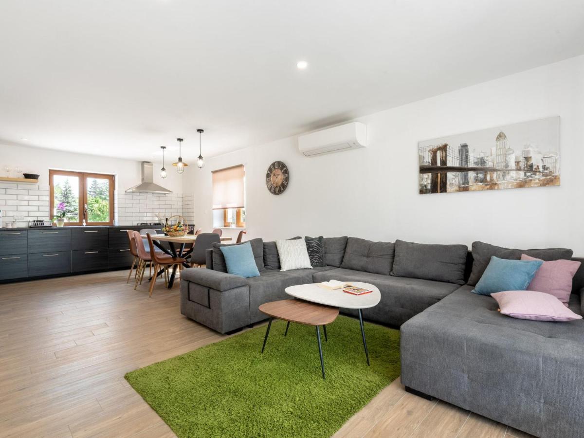 Tranquil Holiday Home In Labin With Private Swimming Pool 객실 사진