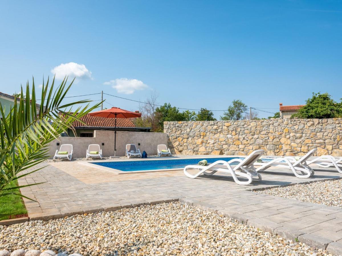 Tranquil Holiday Home In Labin With Private Swimming Pool 객실 사진